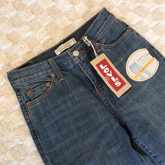 Levi's NWOT Bootcut Denim Jeans - Picture 3 of 10